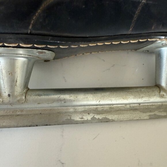 Vintage Brunswick Leather Ice Skates •1940s Two-Tone •Rustic Cabin Winter Decor - Picture 6 of 9